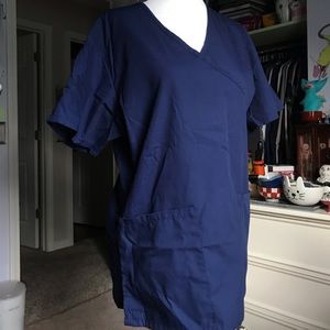 3/$15❗️ vlife scrub top size small